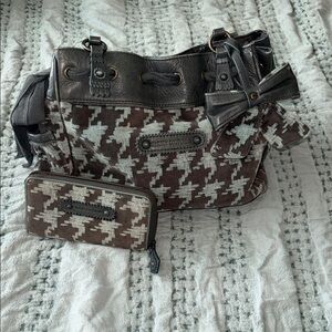 Juicy Couture Blue & Gray Houndstooth Daydreamer tote with Wallet